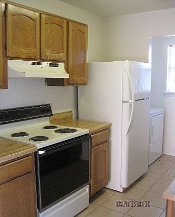 4th image of 2007 Dickens Dr