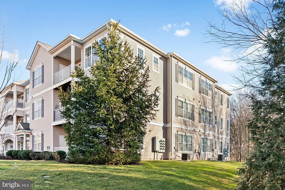 Building Photo - 1037 Timberlake Dr
