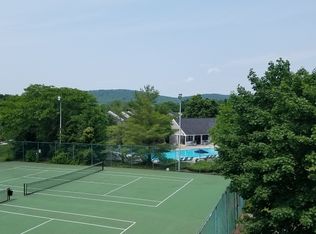 270 Laurel Ct, Whitehouse Station, NJ 08889