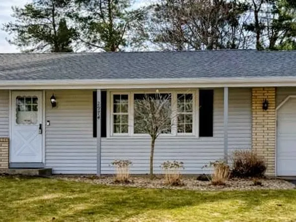 2974 Howard St N, Maplewood, MN 55109