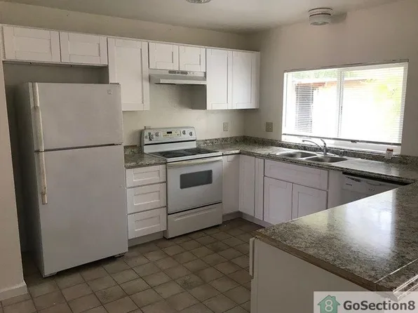841 Saint Paul Dr, San Marcos, CA 92069