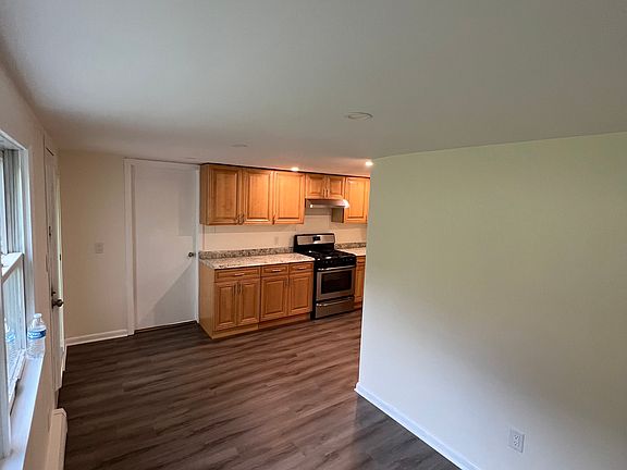 3rd image of 40 Echo Rd