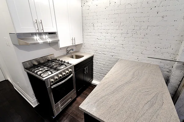 Rented by Aether Property Group | media 17