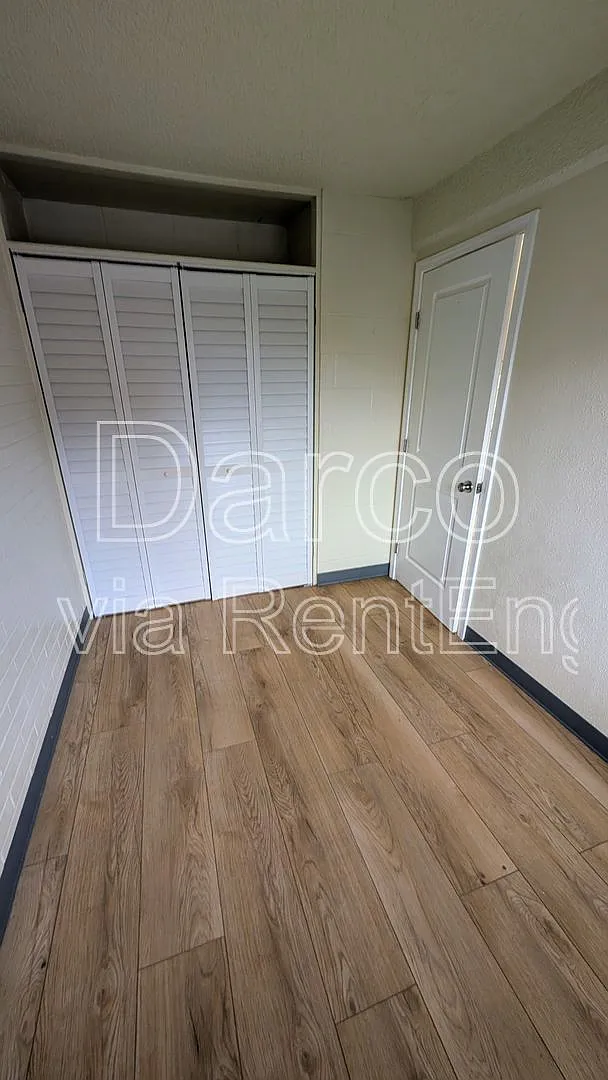 Campus Apartments — Photo 4