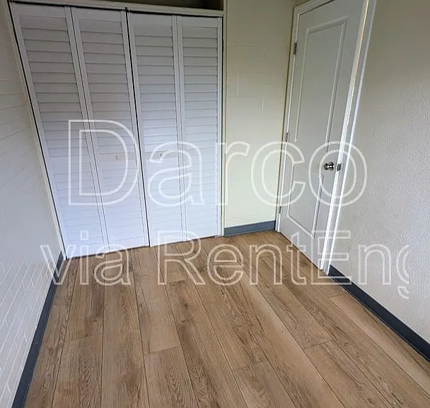 Campus Apartments — Photo 4
