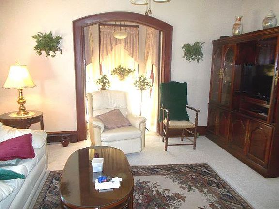 4th image of 24 Burgess St