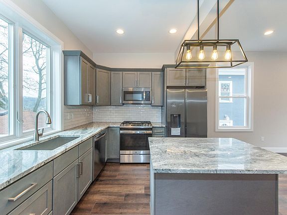 Fabulous kitchen with center island