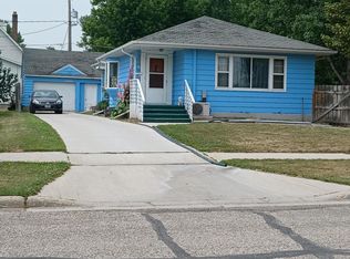 308 Windom St, Drayton, ND 58225