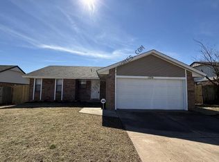 1720 SE 7th St, Moore, OK 73160