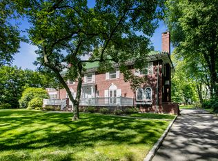 2 Gedney Park Dr, White Plains, NY 10605