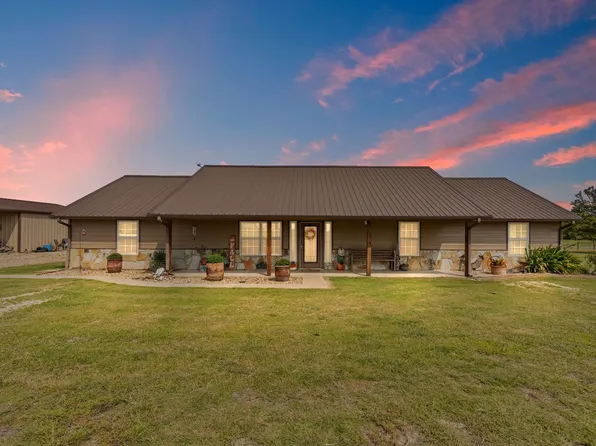 660 Milton Minter Rd, Deport, TX 75435