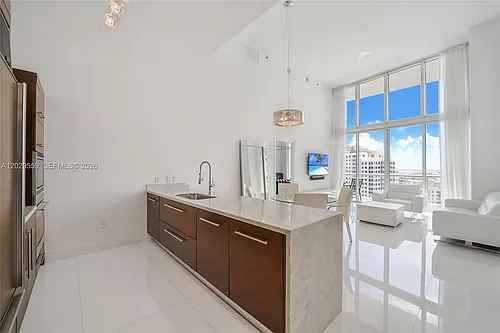 475 Brickell Ave Photo 1