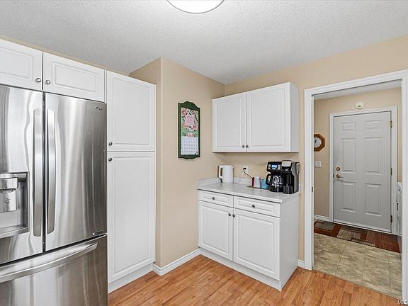 5th image of 4065 Magnolia Dr
