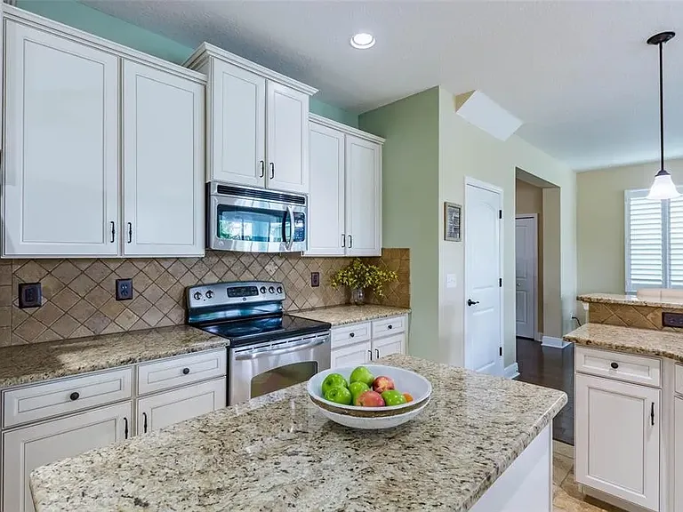 425 Bahama Grande Blvd — Photo 12