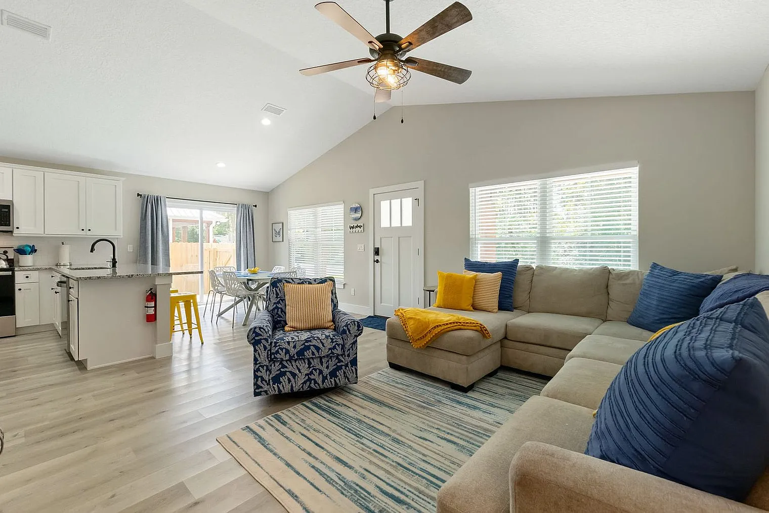 3 bed, 2.0 bath, 1097 sqft, $3,868 — Photo 1