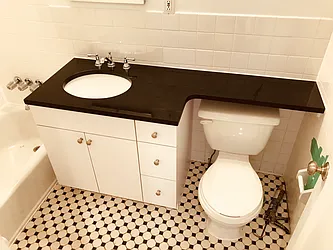 Rented by Metropolis Real Estate of Manhattan