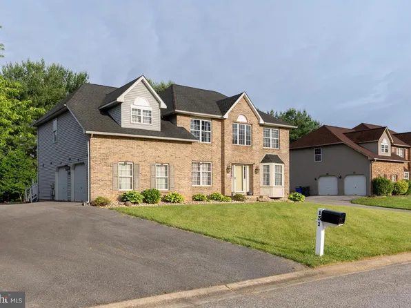 131 Arielle Dr, Newark, DE 19702