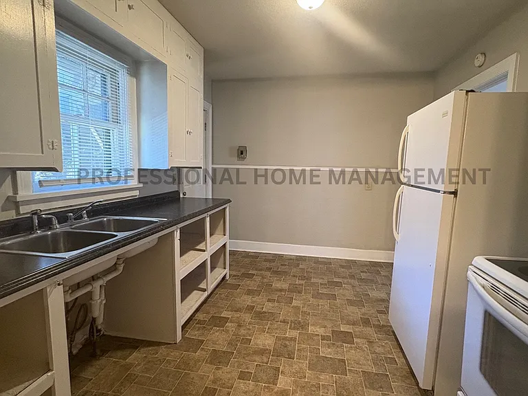 203 Old Mill Rd — Photo 6