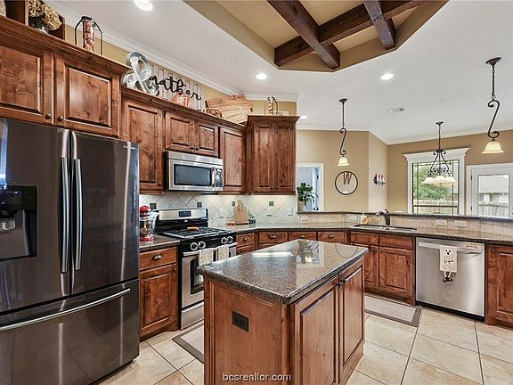 4th image of 4000 Merlemont Ct