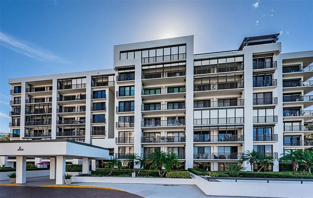 2 bed, 2.0 bath, 1403 sqft, $3,250 — Photo 1