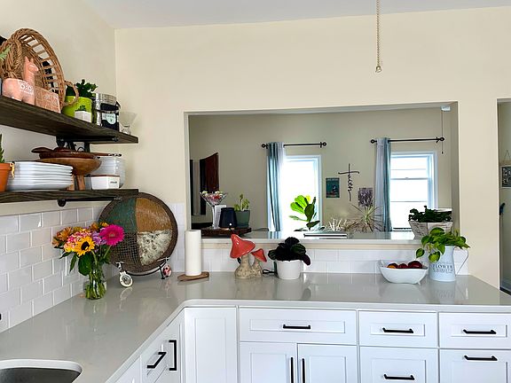 5th image of 203 Moreau St #B