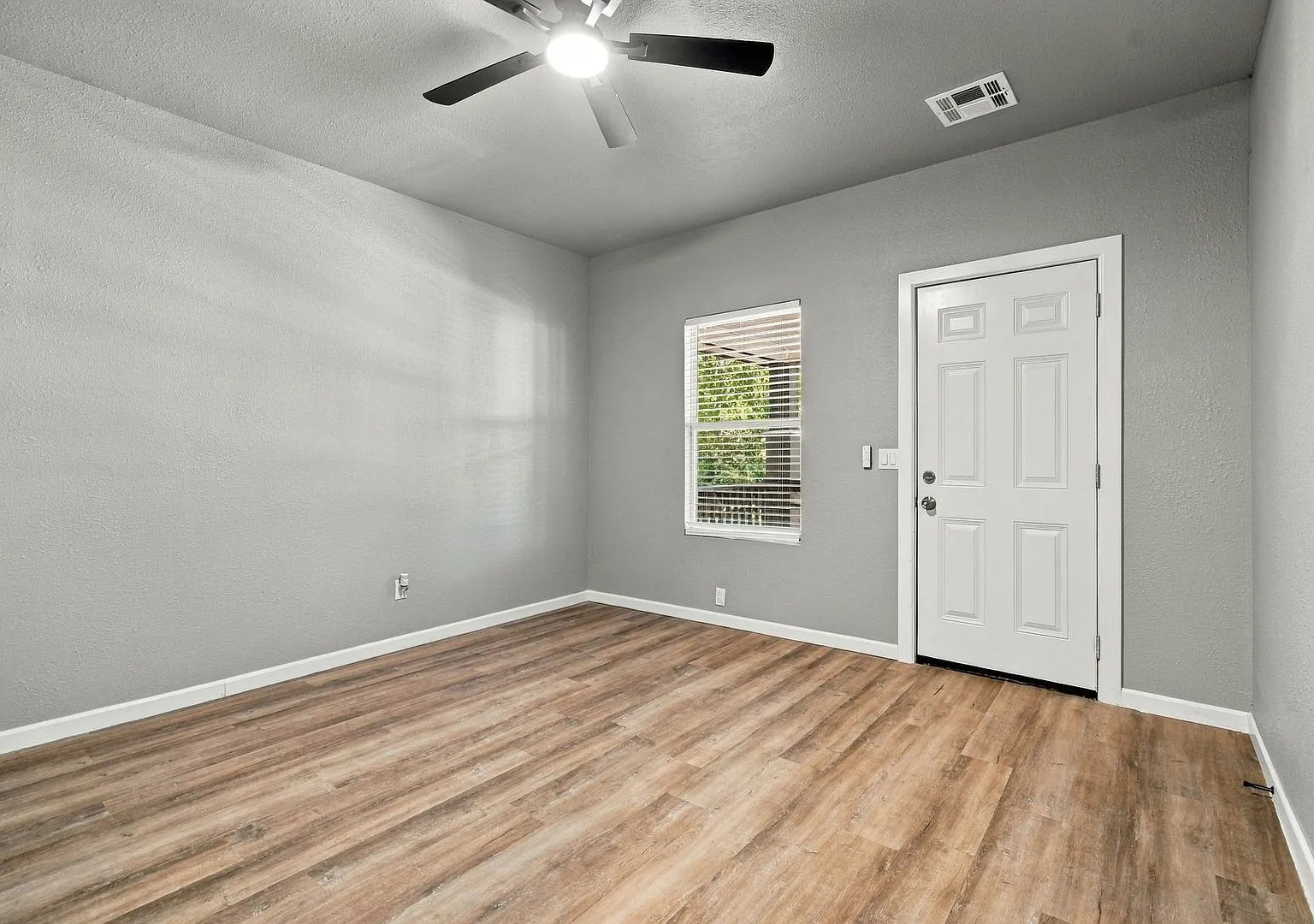 7 N Union Ave — Photo 3