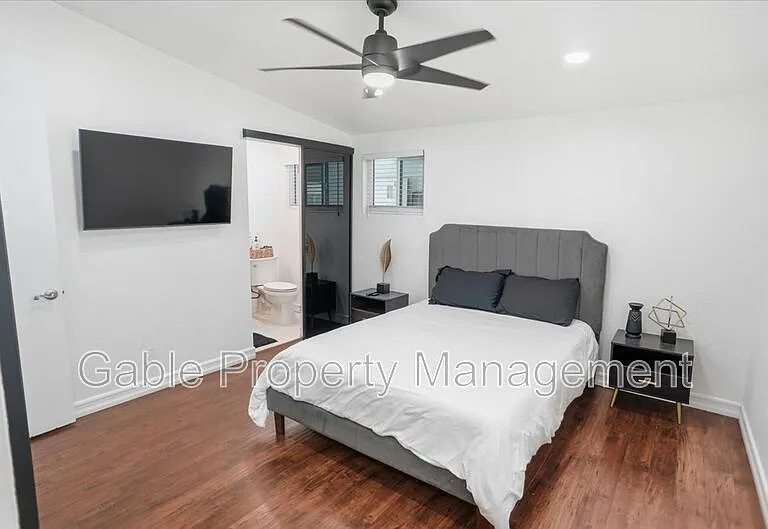 27453 Santa Clarita Rd — Photo 7