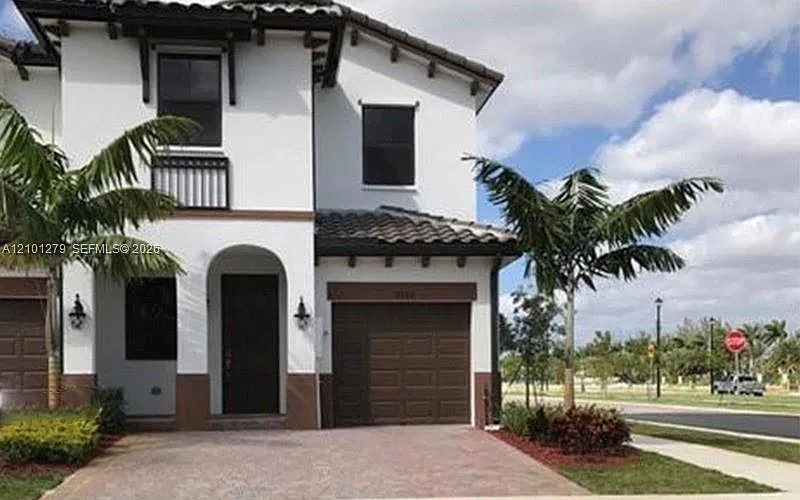 8878 NW 103rd Ave