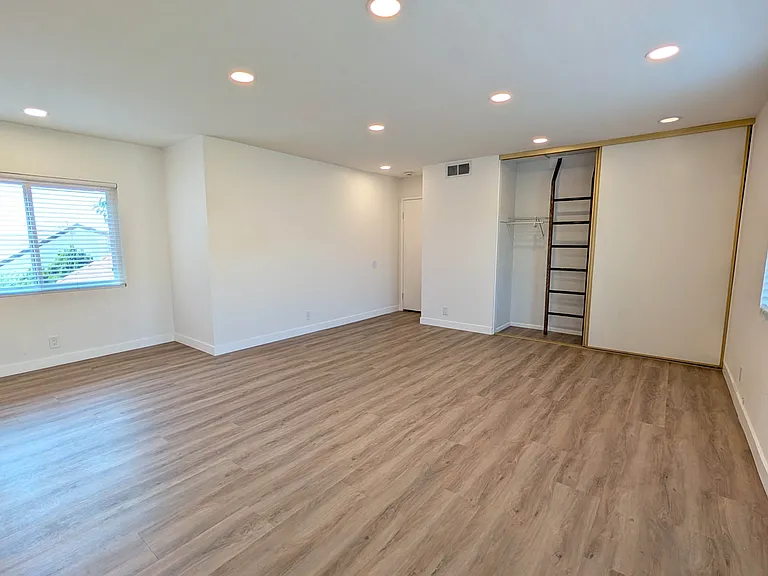705 Lone Eagle Rd — Photo 15
