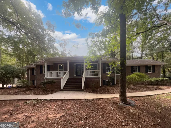 121 Northwoods Rd, Sharpsburg, GA 30277