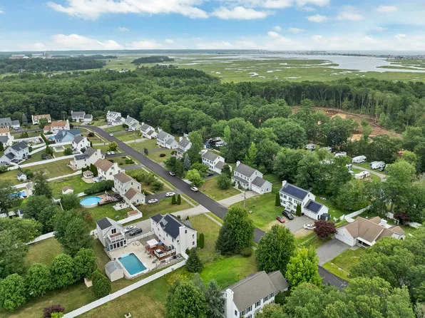 14 Viola Circle, Seabrook, NH 03874