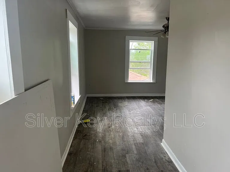 405 Park St #4 — Photo 5