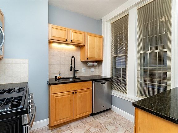4th image of 35 Chestnut St APT 2