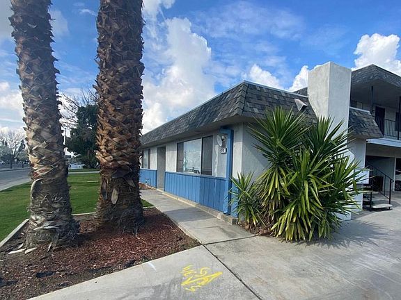 4th image of 5712 Stockdale Hwy #2