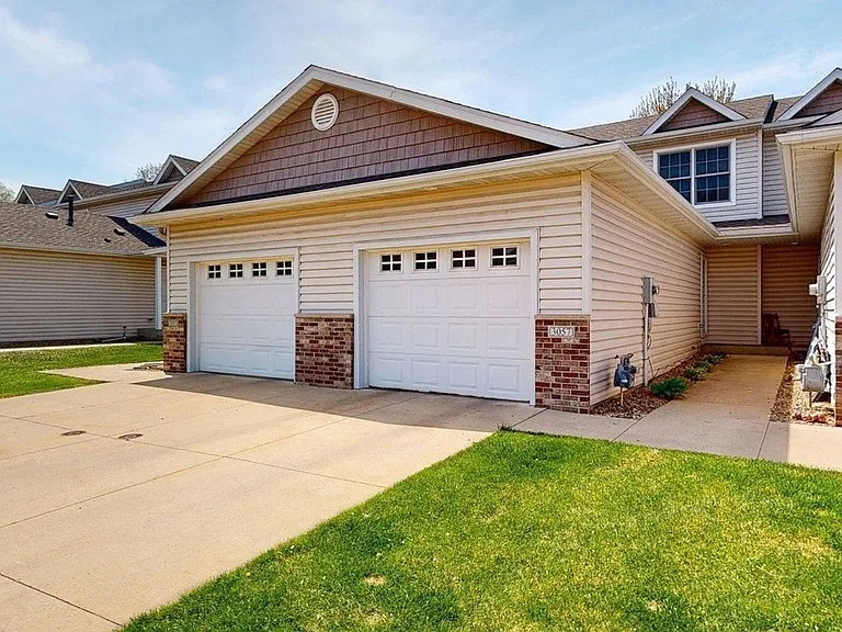3057 Venice Ln NW — Photo 44