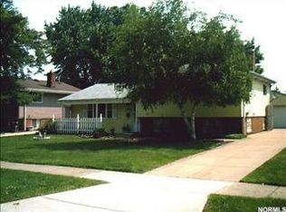 1309 Giesse Dr, Mayfield Hts, OH 44124