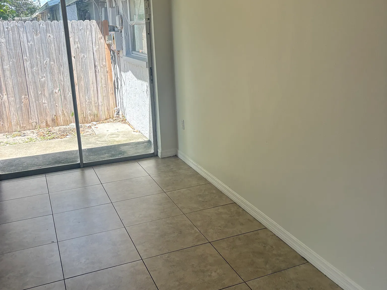 2 bed, 750 sqft, $1,290 — Photo 1