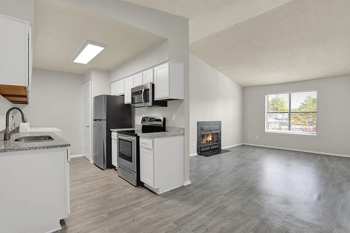 Rock Creek Apartments — Photo 1