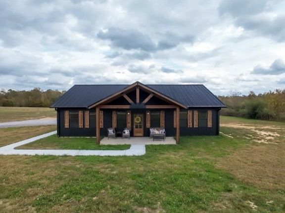 2nd image of 5195 Pleasant View Rd