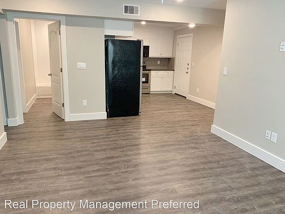 5th image of 310 Houston Ave #9