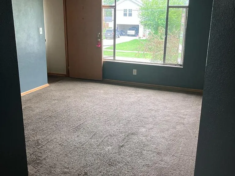 2530 Pleasant St — Photo 3