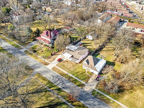 5th image of 1345 E Walnut Street