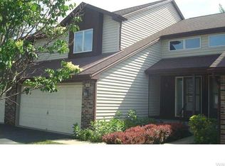 13 Westwood Rd, Lancaster, NY 14086