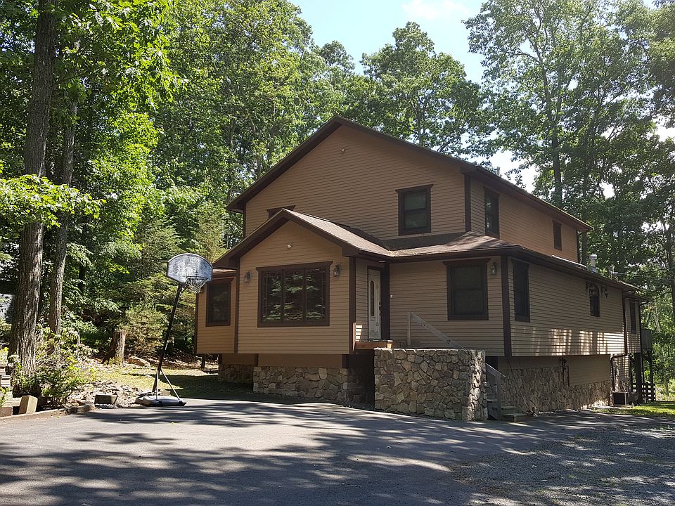 Driveway view/entrance