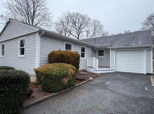 286 Auborn Ave, Shirley, NY 11967