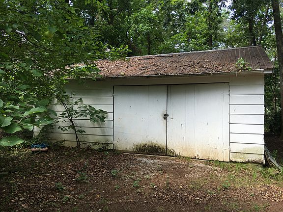 4th image of 3637 Flint St