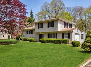 55 Normandy Ct, Middletown, NJ 07748