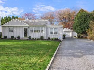 22 Barracuda Rd, East Quogue, NY 11942