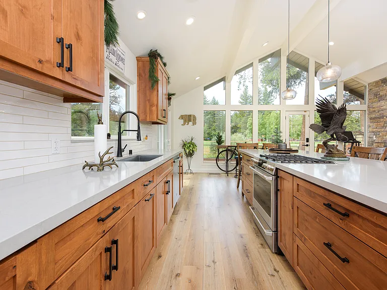 1090 Fairway Ave — Photo 3