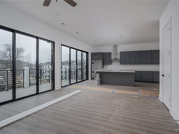 3rd image of 601 13th St